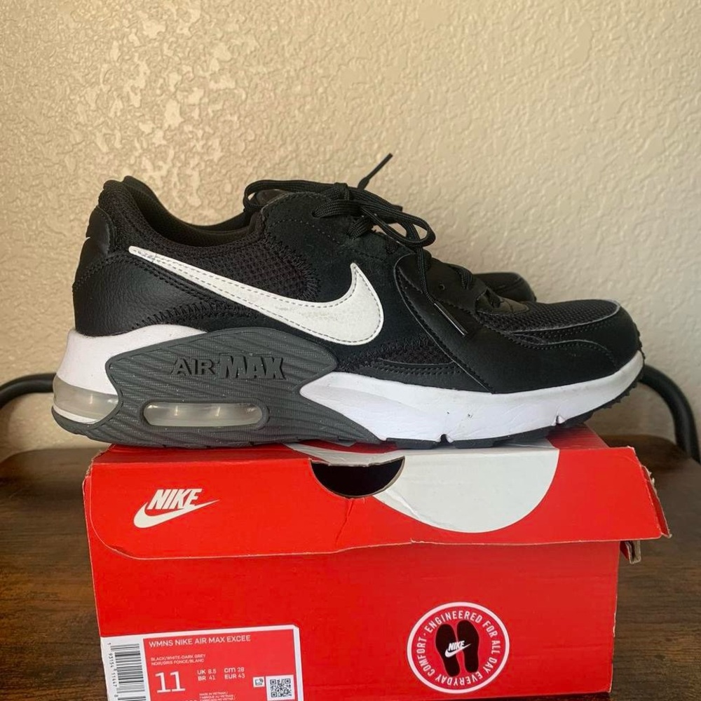 Nike Air Max Excee Men's Black White Sneakers-women’s